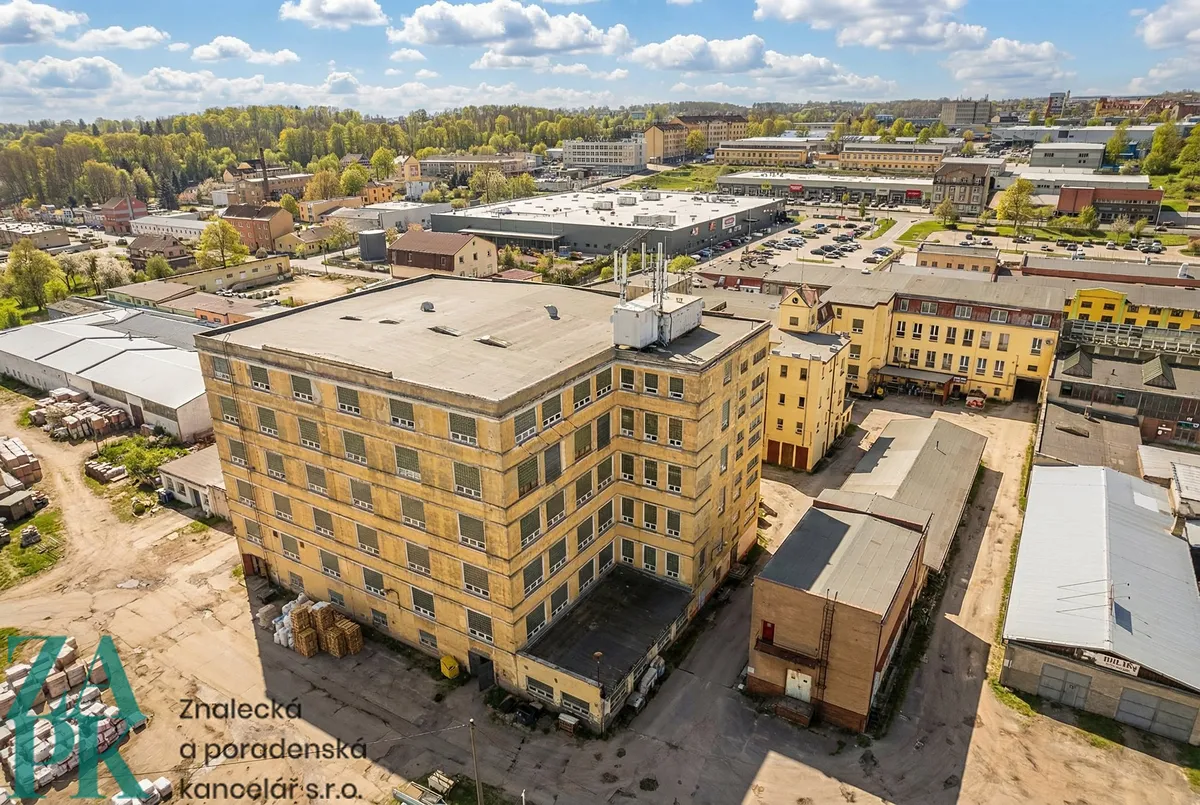 Pronájem skladového prostoru 1075 m²